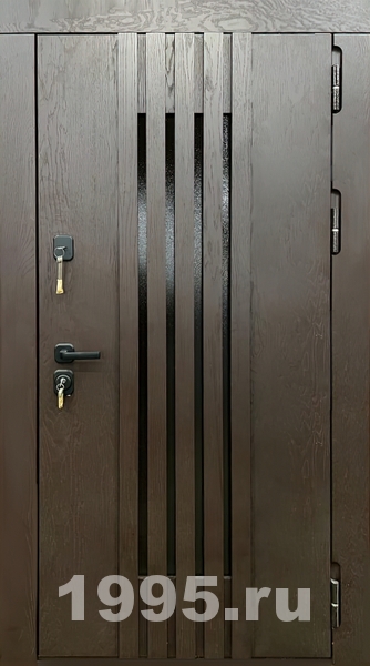 Дверь с МДФ и вертикальными декоративными планками Дверь с МДФ и вертикальными декоративными планками