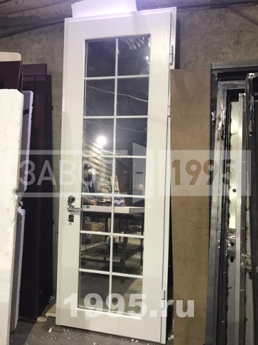 Нестандартная дверь шпон с зеркалом Нестандартная дверь шпон с зеркалом