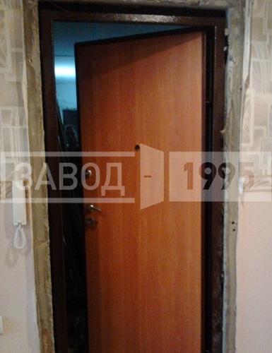 Вид двери изнутри