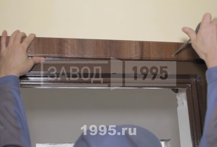 Установка наличников сверху Установка наличников сверху