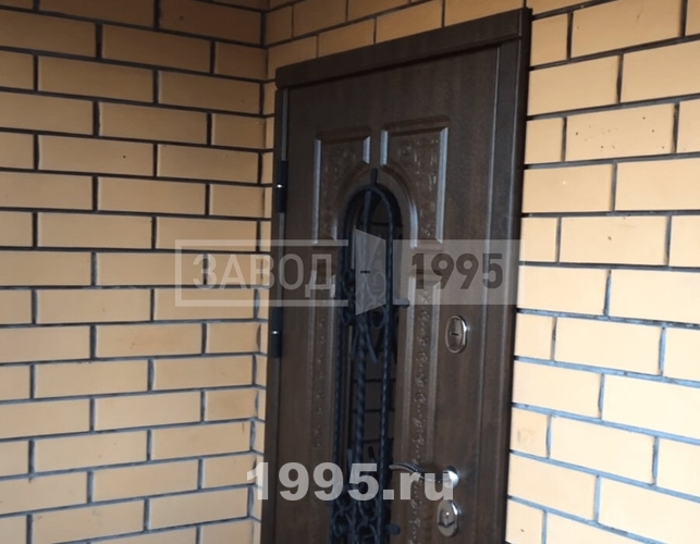 Дверь снаружи Дверь снаружи