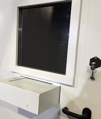 Двери в кассу Двери в кассу