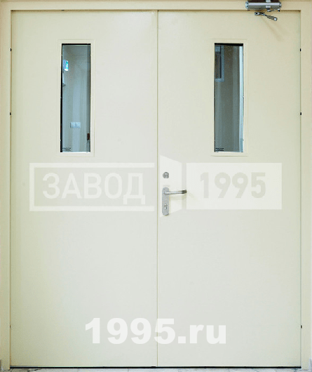 Двустворчатая дверь с доводчиком