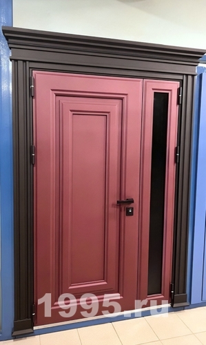 Красная дверь с металлофиленкой Красная дверь с металлофиленкой