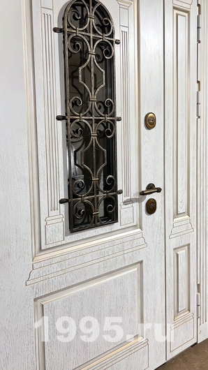 Парадная дверь