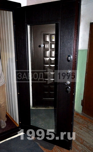 Темная МДФ панель с зеркалом Темная МДФ панель с зеркалом